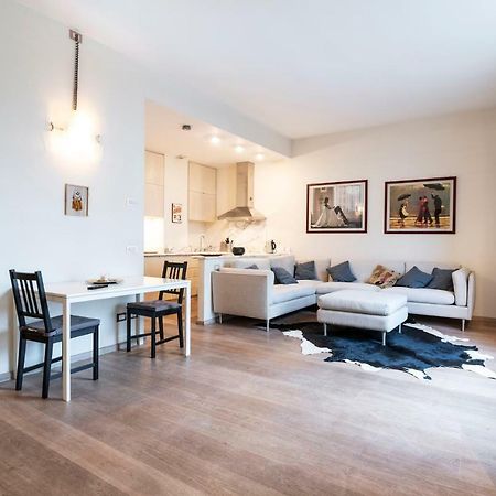 Santo Stefano Luxury Apartment Milano Exteriör bild
