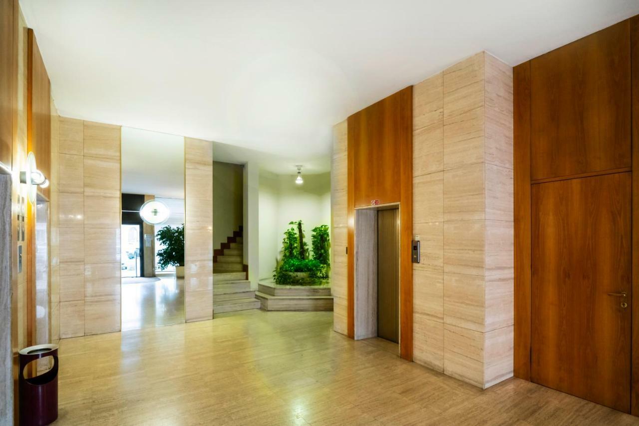 Santo Stefano Luxury Apartment Milano Exteriör bild