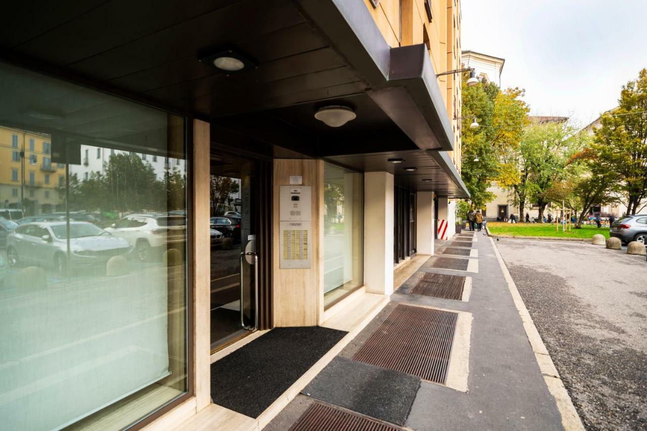 Santo Stefano Luxury Apartment Milano Exteriör bild