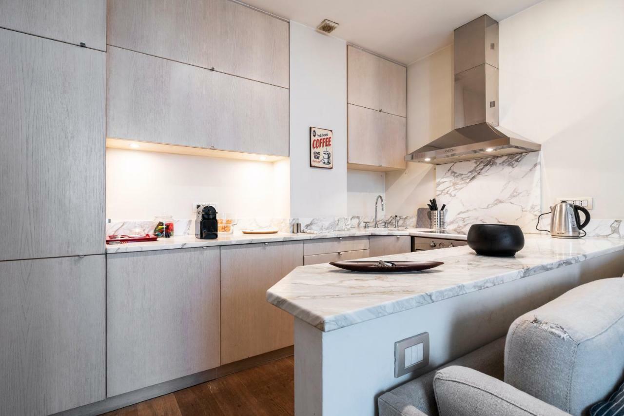 Santo Stefano Luxury Apartment Milano Exteriör bild